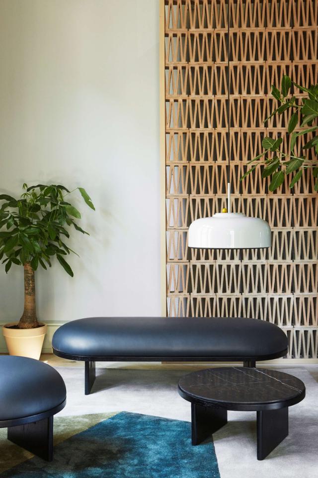 ANZA coffee table - ø65x29 cm - black marquina marble/stained black oak