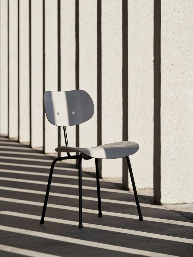 EIERMANN SE68 chair - Light Grey/Black frame