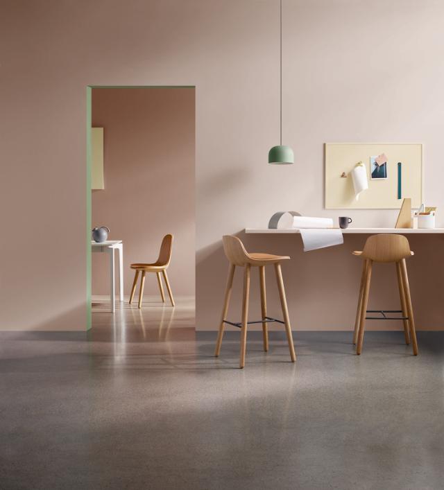 YUUGA counter stool - H65 - Nature oak/Cognac leather