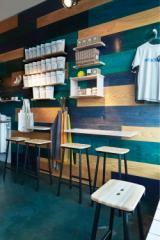 TUBBY TUBE counter stool - Black with natural ash seat