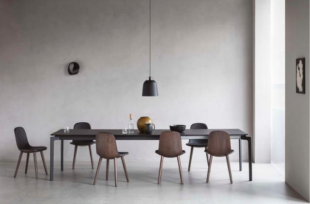 YUUGA dining chair - Smoked oak/Black leather