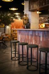 HARDIE stool - Black frame with natural ash seat